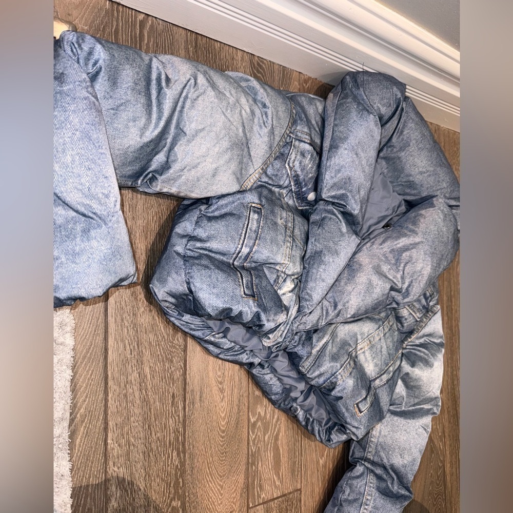 Denim Jacket ⭐️ - Picture 5 of 6